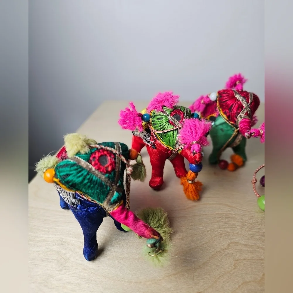Folk Art 3 Elephants and 2 Horses Hindu Fabric